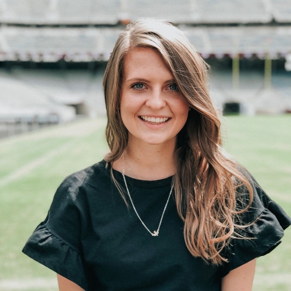 Meet your Posher, Jessica - Picture 1 of 1